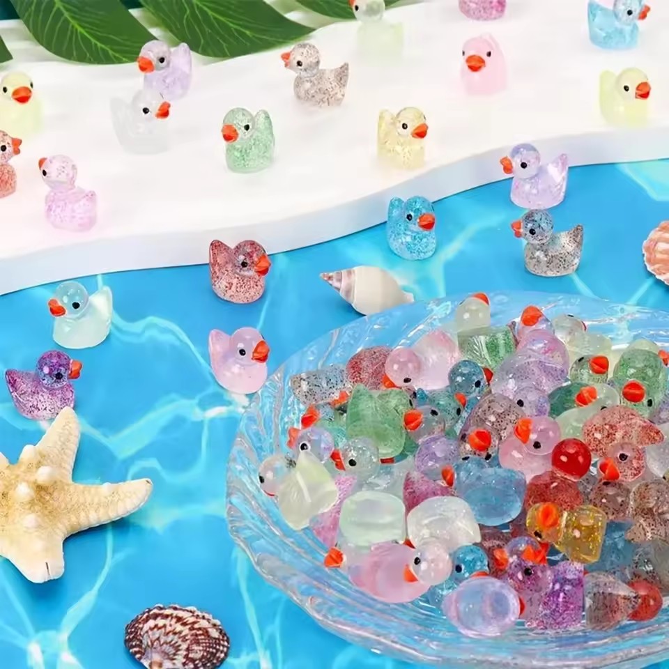 ~ Kleine, geverfde eend van ku - Aquarium Decor recensie en prijs